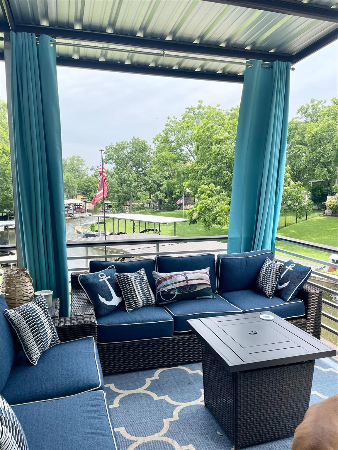 1514 Bluebonnet Ln, Kingsland, TX 78639