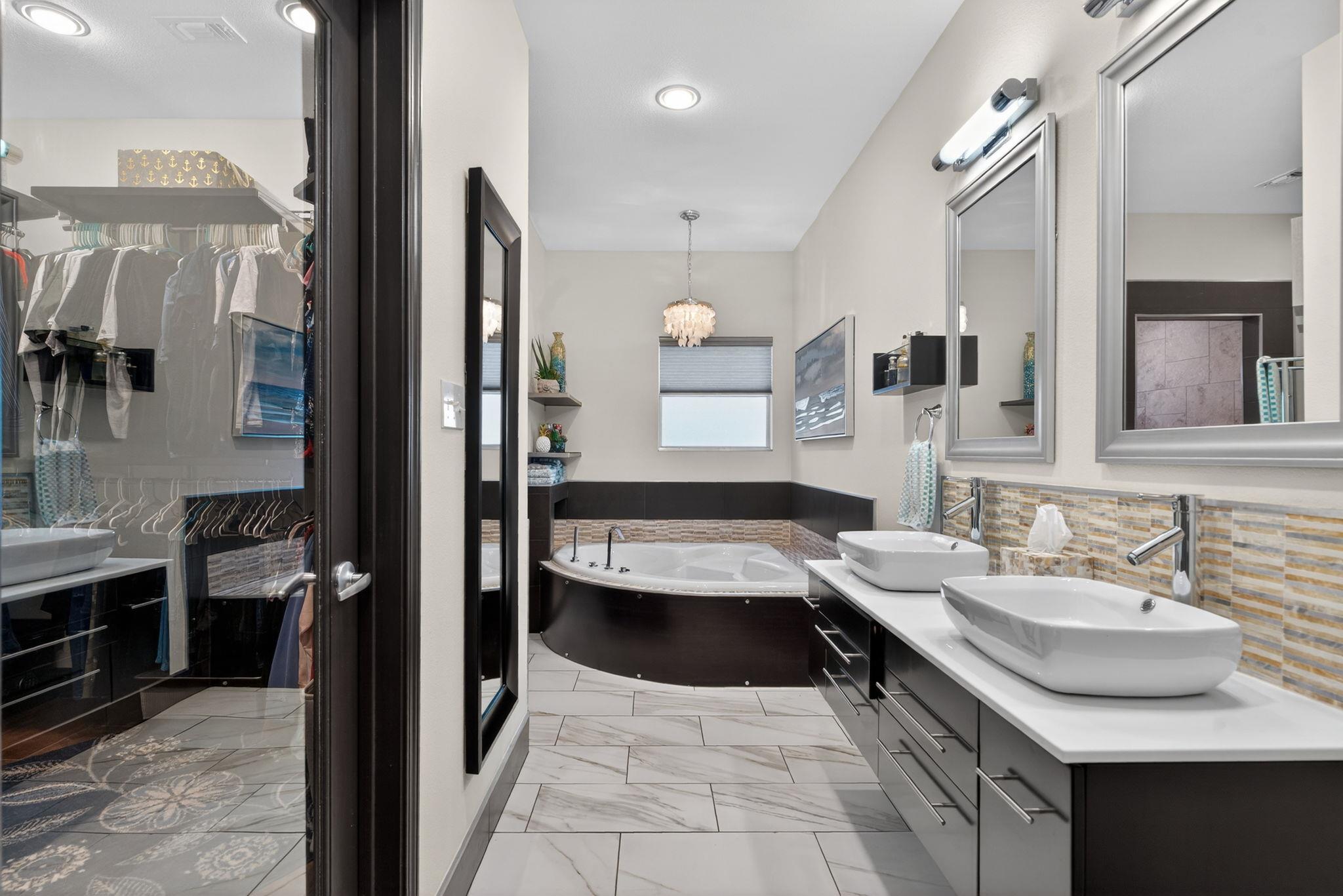 1514 Bluebonnet Ln, Kingsland, TX 78639