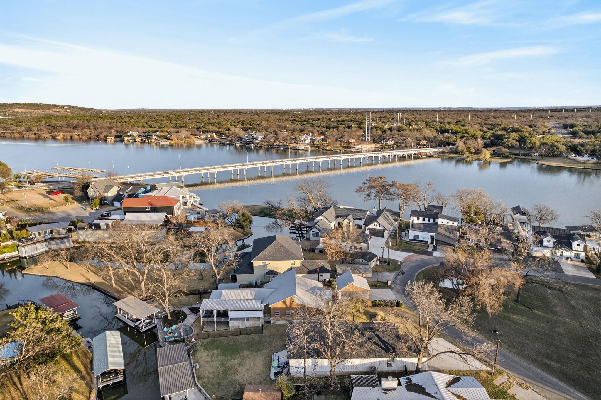 1514 Bluebonnet Ln, Kingsland, TX 78639