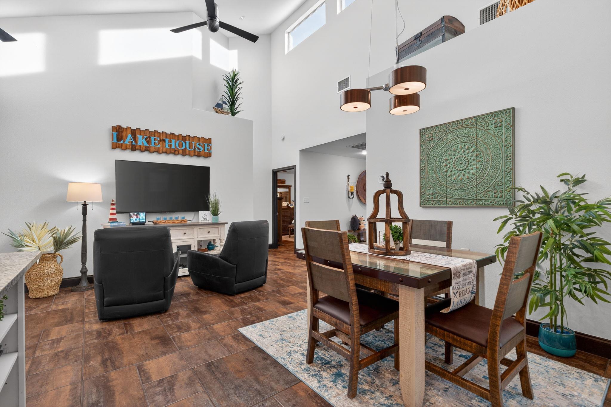 1514 Bluebonnet Ln, Kingsland, TX 78639