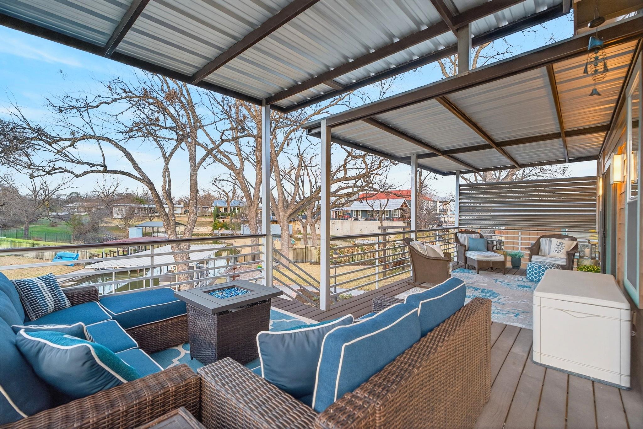 1514 Bluebonnet Ln, Kingsland, TX 78639