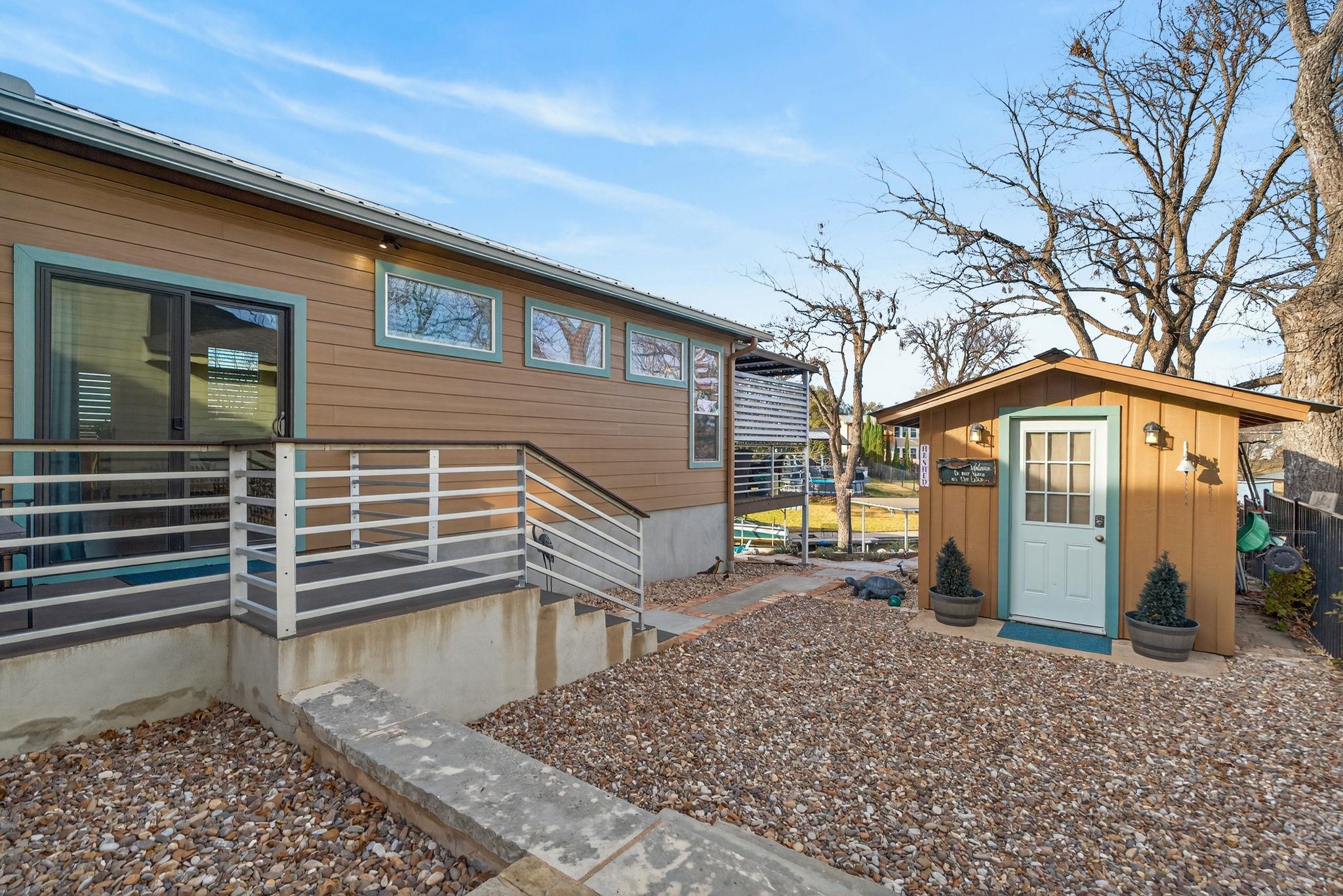 1514 Bluebonnet Ln, Kingsland, TX 78639