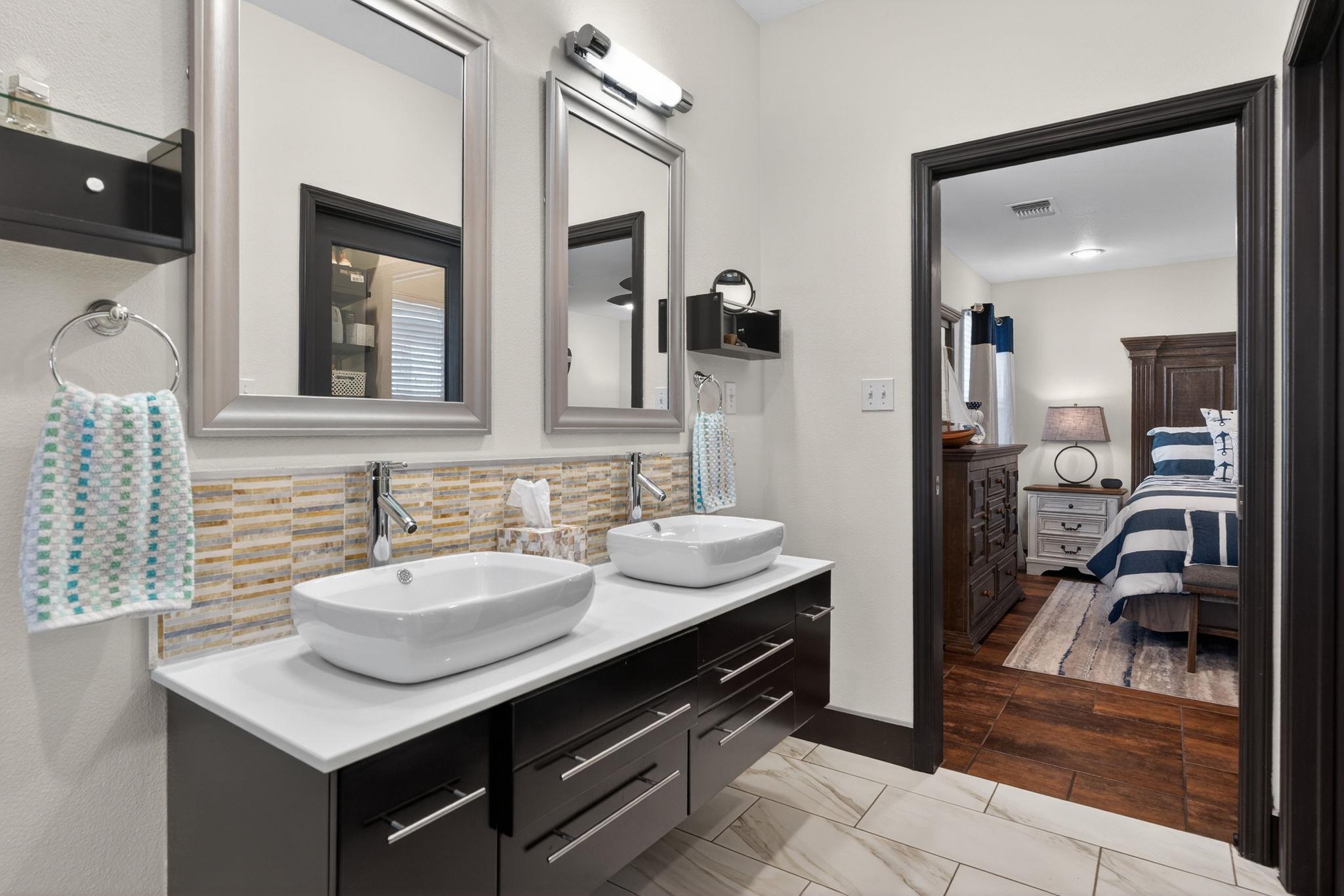 1514 Bluebonnet Ln, Kingsland, TX 78639