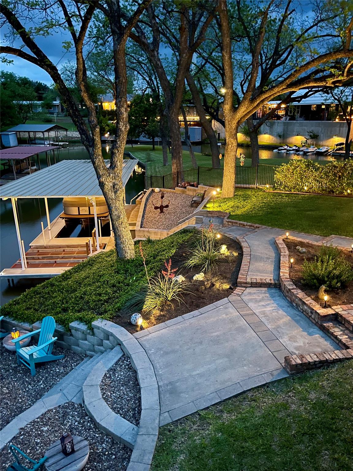 1514 Bluebonnet Ln, Kingsland, TX 78639