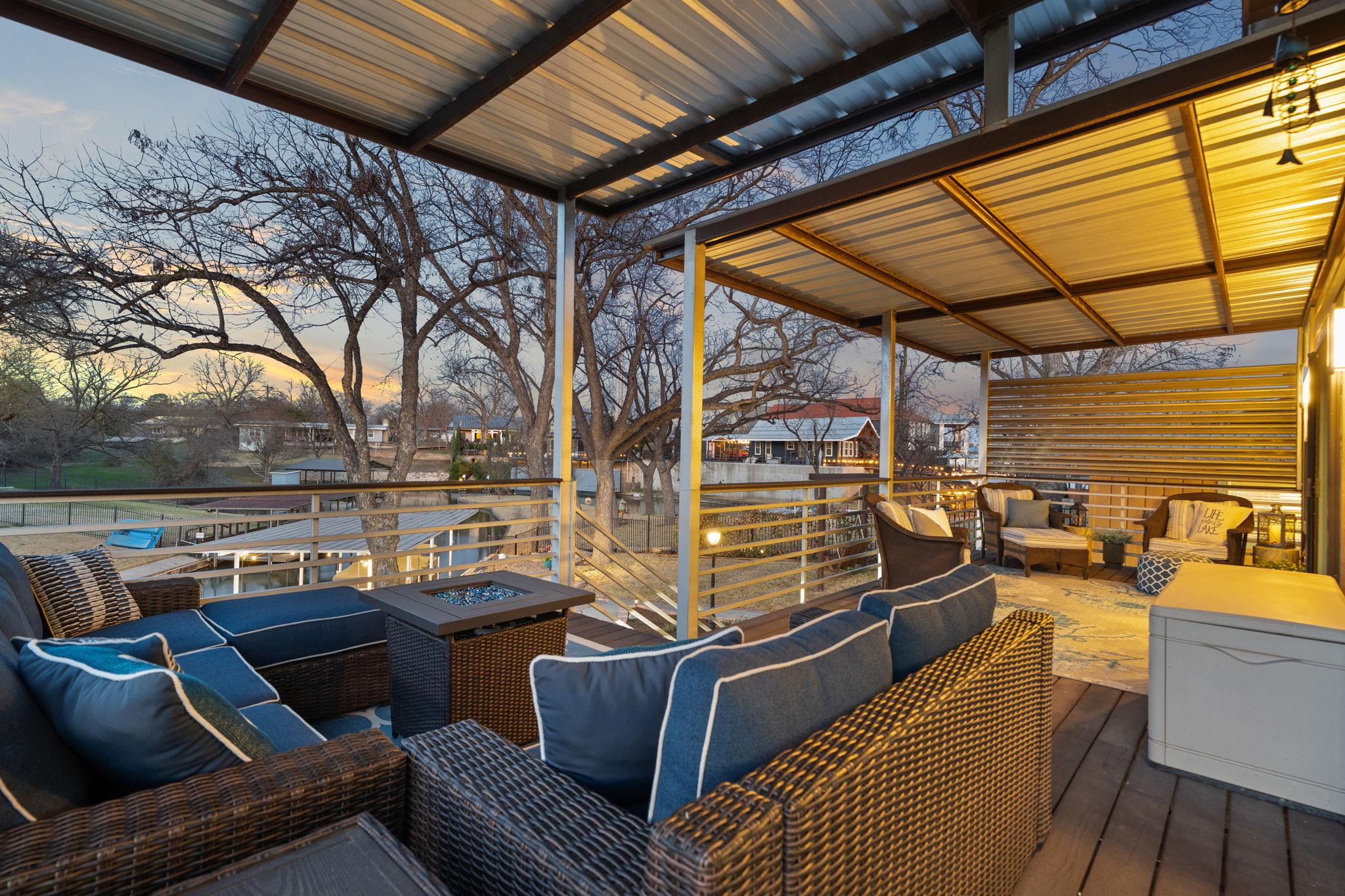 1514 Bluebonnet Ln, Kingsland, TX 78639