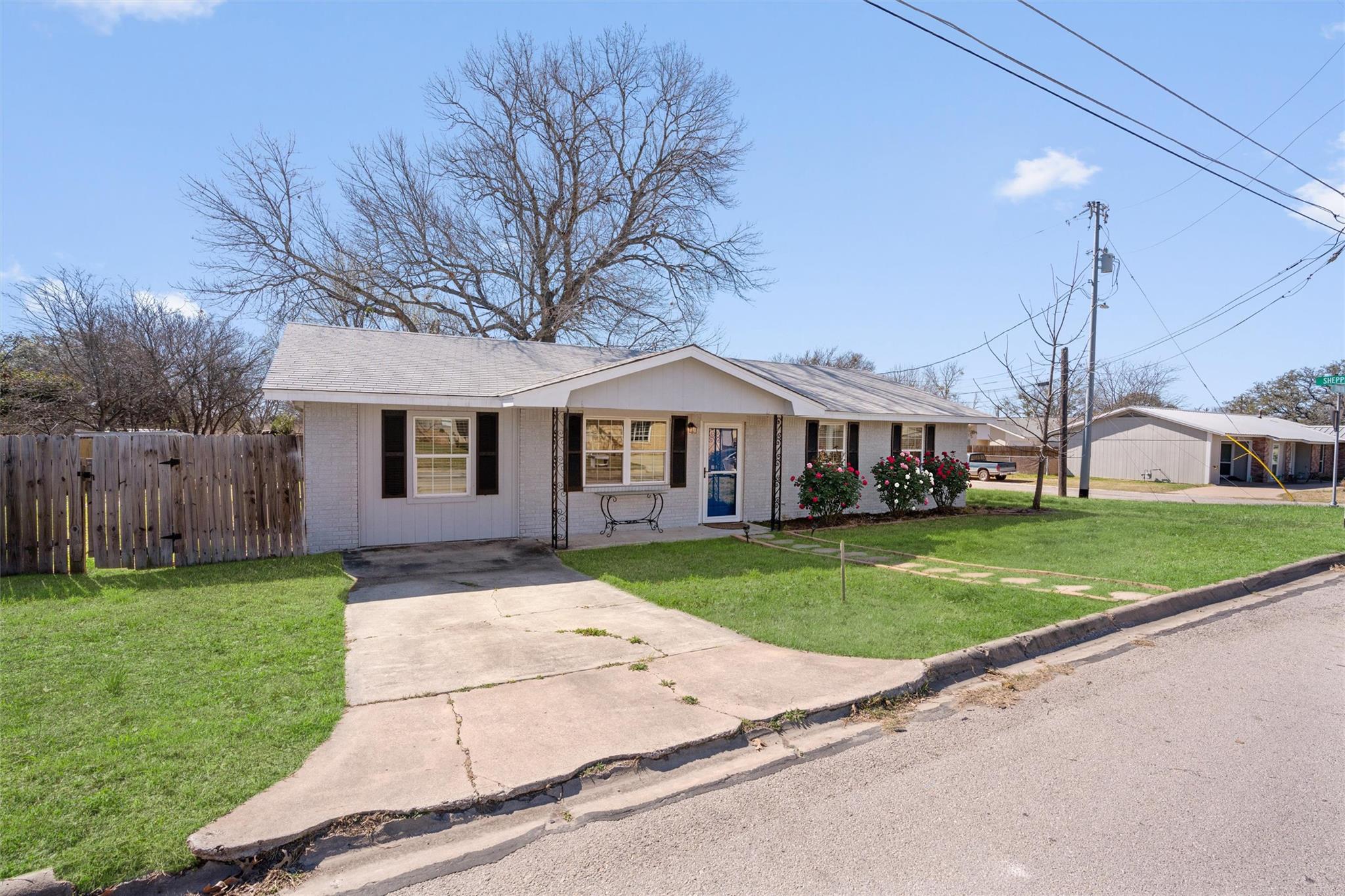 801 E Johnson St, Burnet, TX 78611