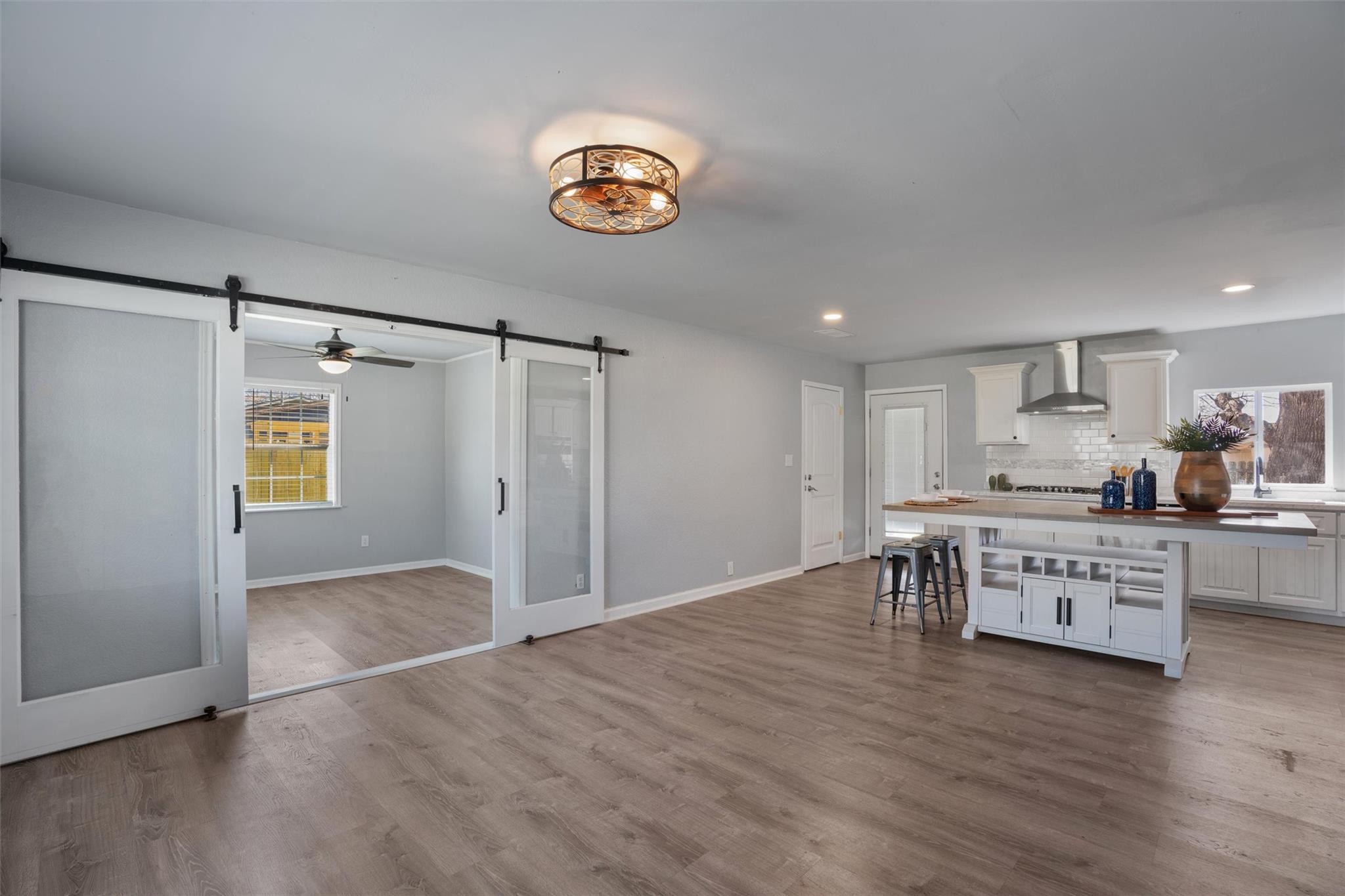 801 E Johnson St, Burnet, TX 78611