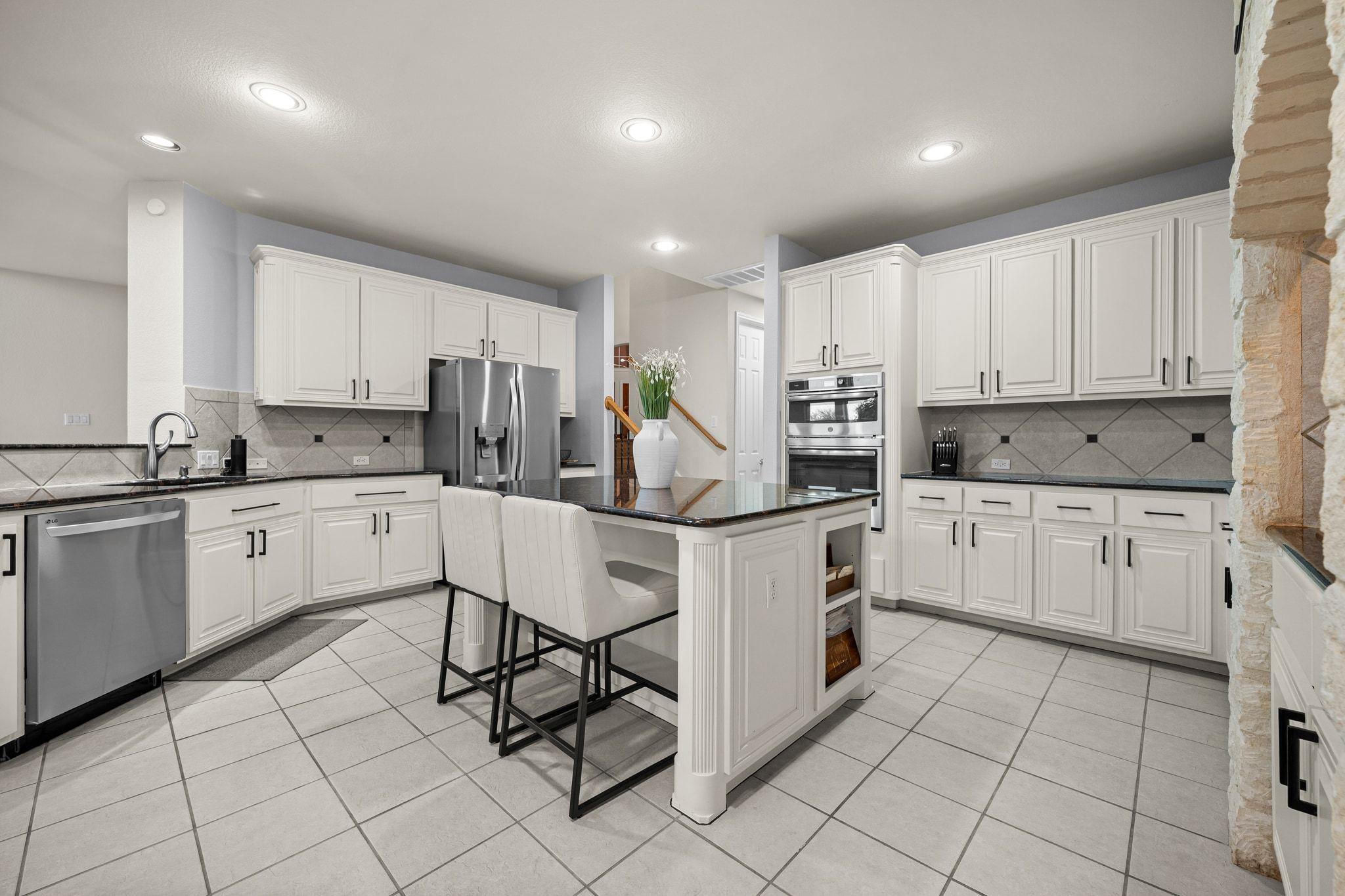 15021 SPILLMAN RANCH Loop, Austin, TX 78738