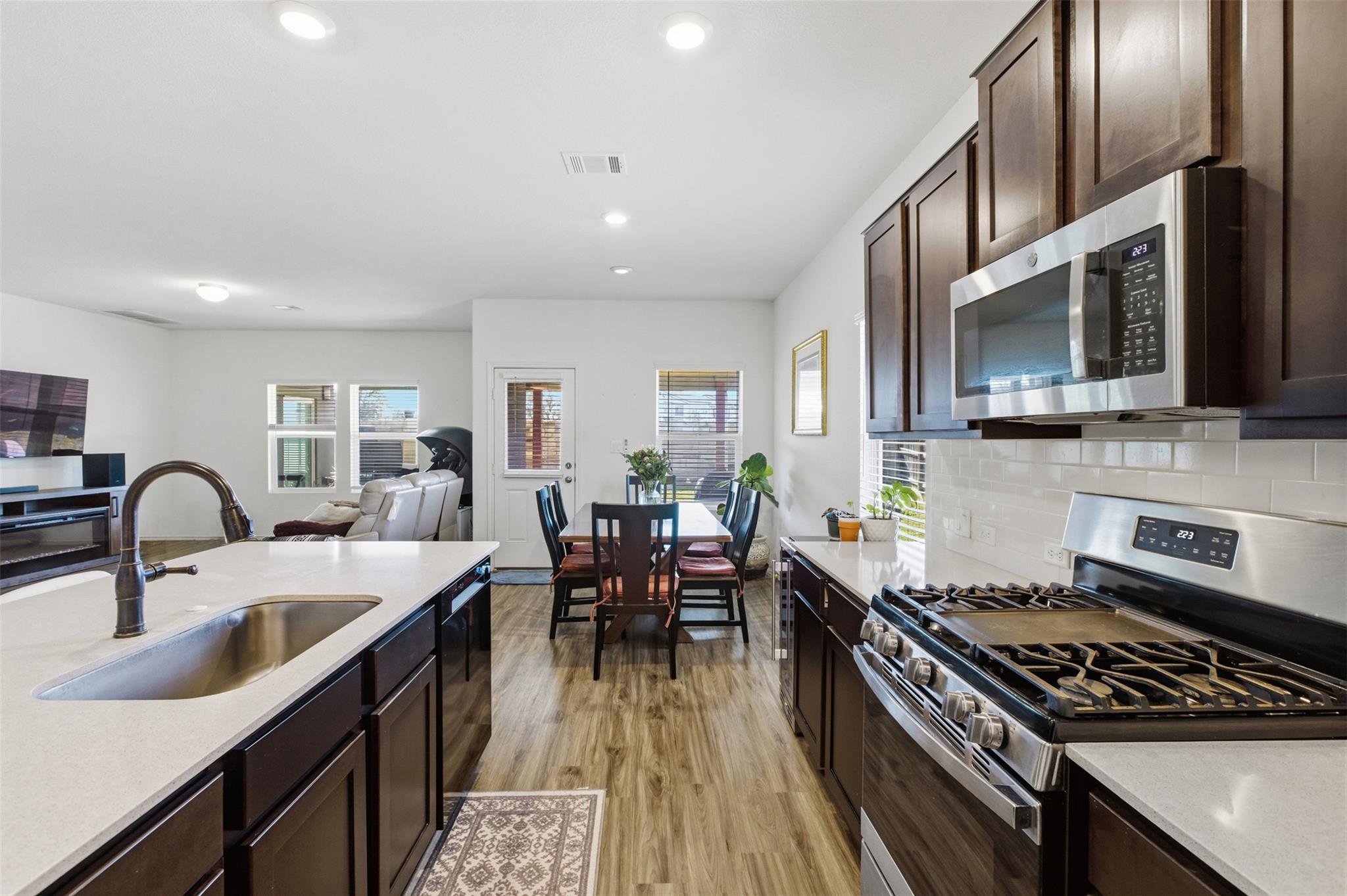 832 Mallow Rd, Leander, TX 78641