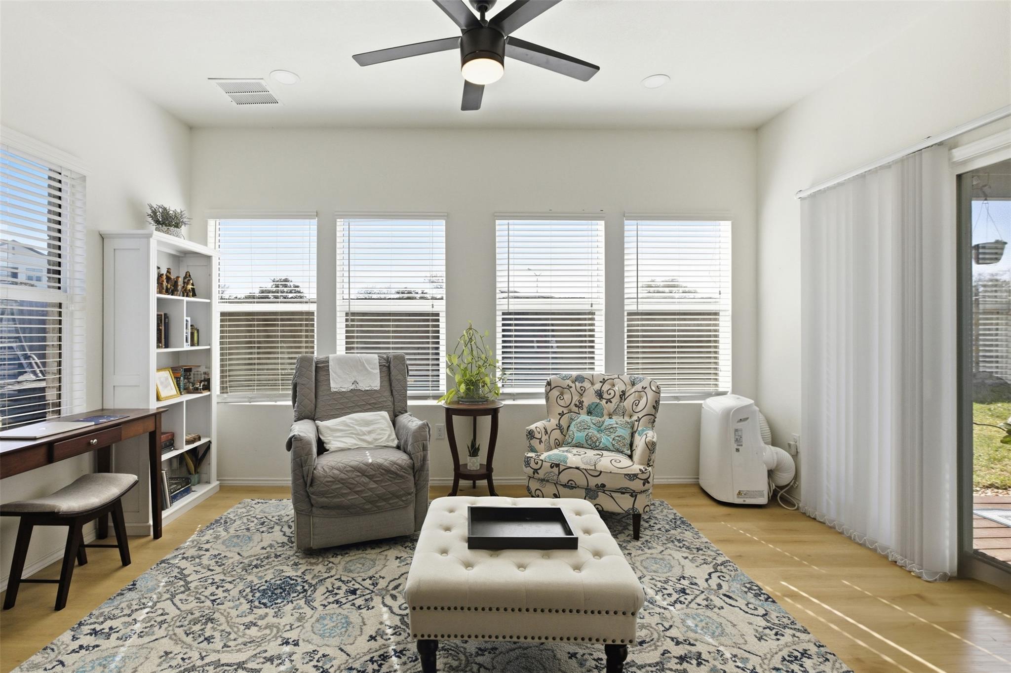 832 Mallow Rd, Leander, TX 78641