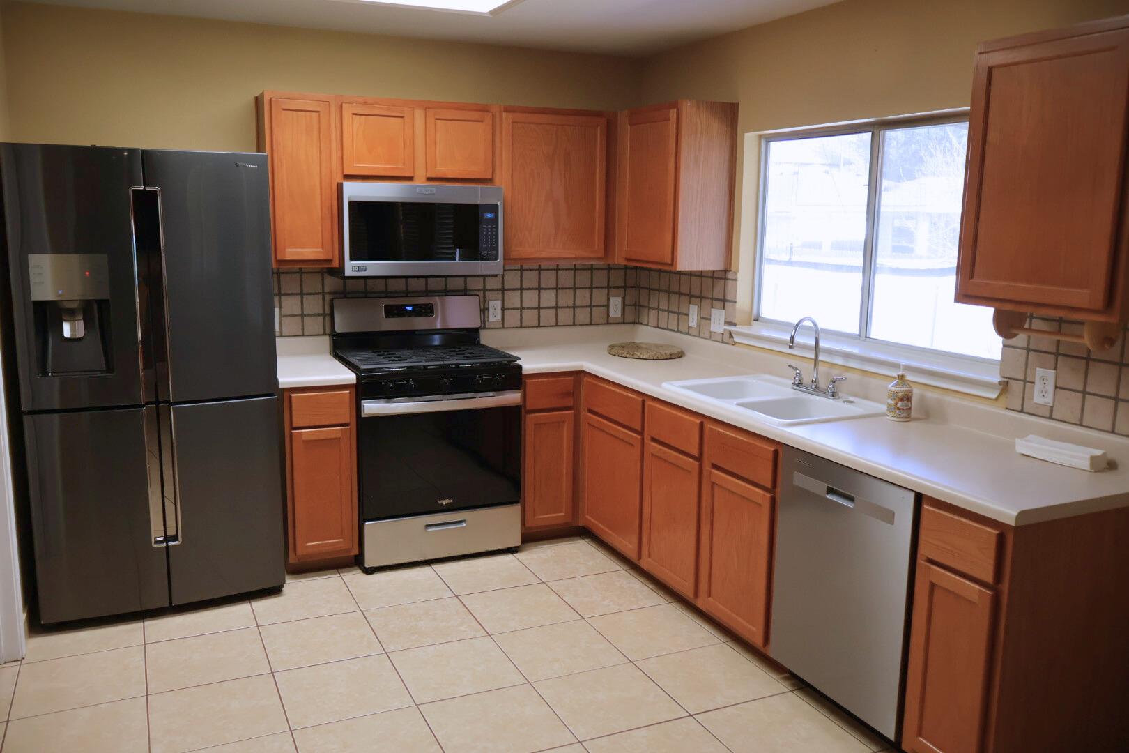 104 Golden Gate Dr, Leander, TX 78641