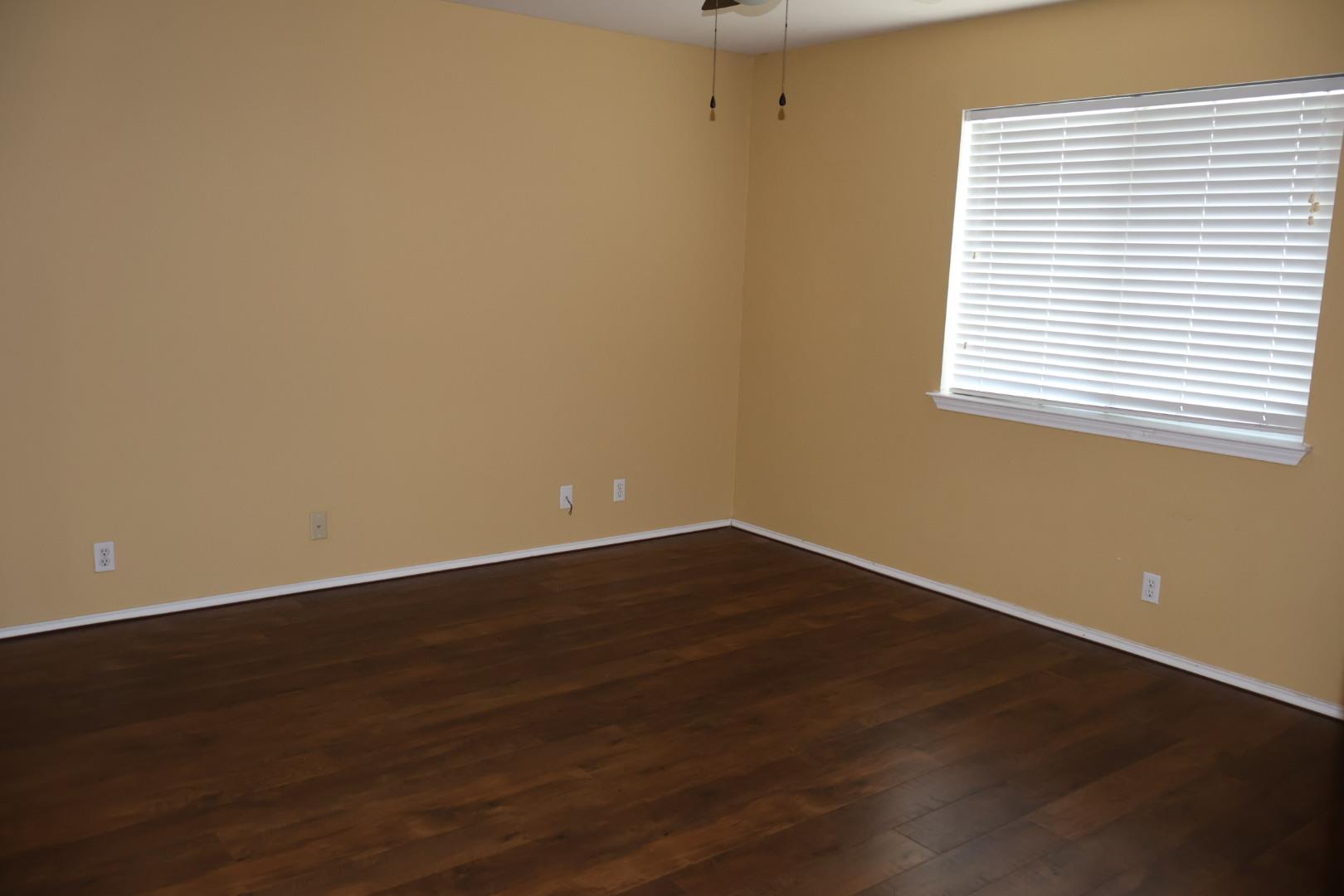 104 Golden Gate Dr, Leander, TX 78641