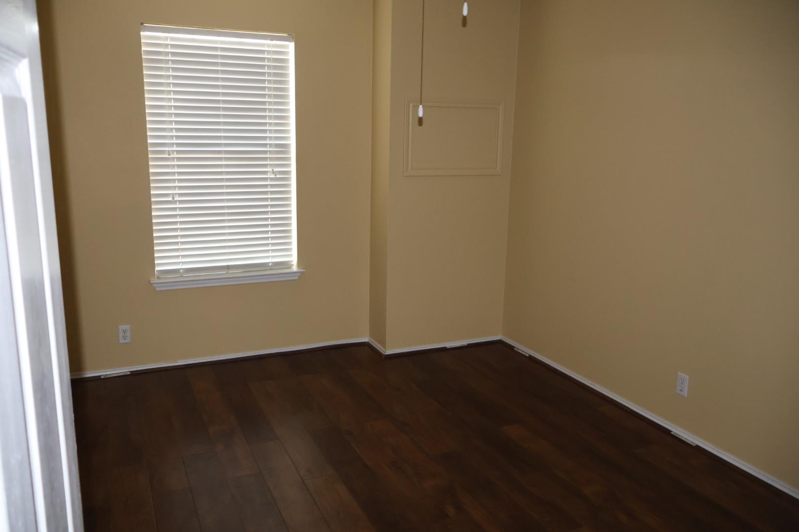 104 Golden Gate Dr, Leander, TX 78641