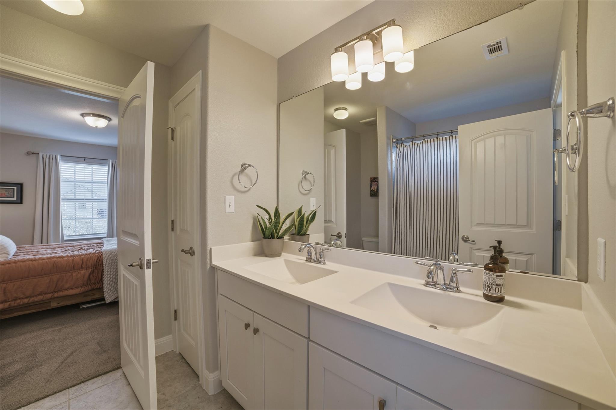 16025 Cinca Terra Dr, Austin, TX 78738