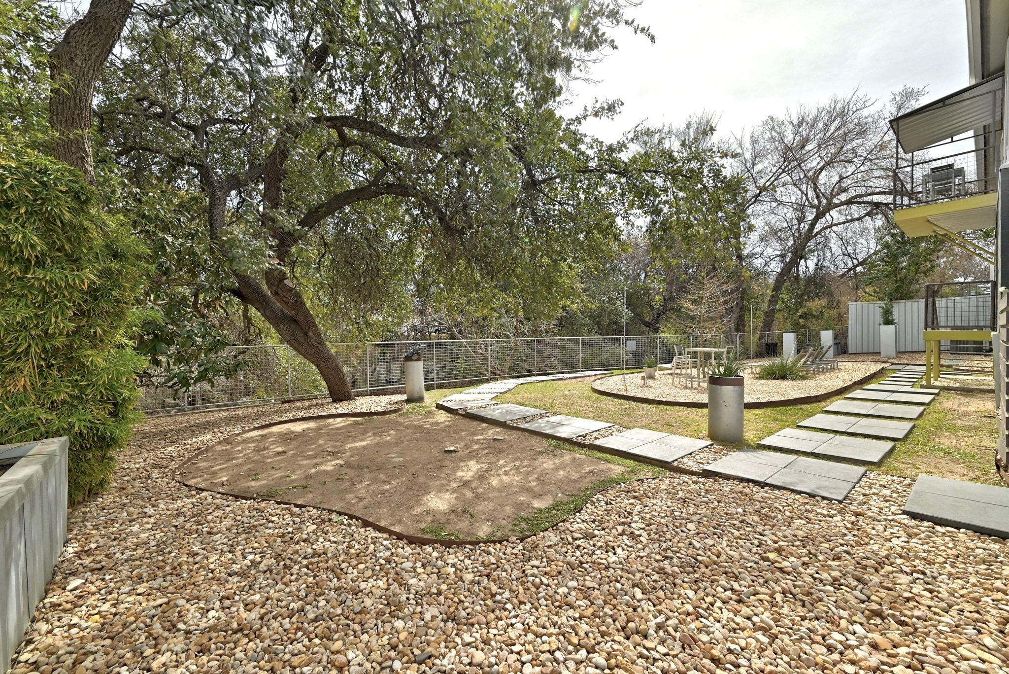 1301 S 1st St # 1 & 2, Austin, TX 78704