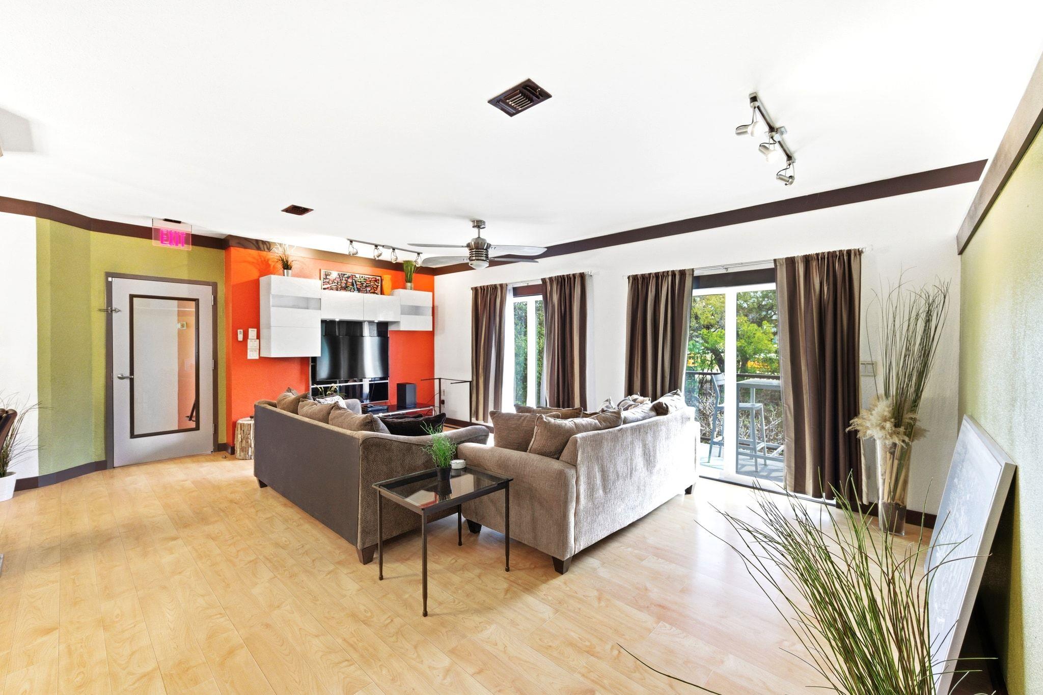 1301 S 1st St # 1 & 2, Austin, TX 78704