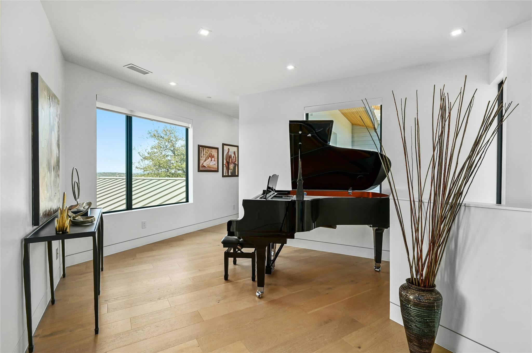 8209 Two Coves Dr, Austin, TX 78730