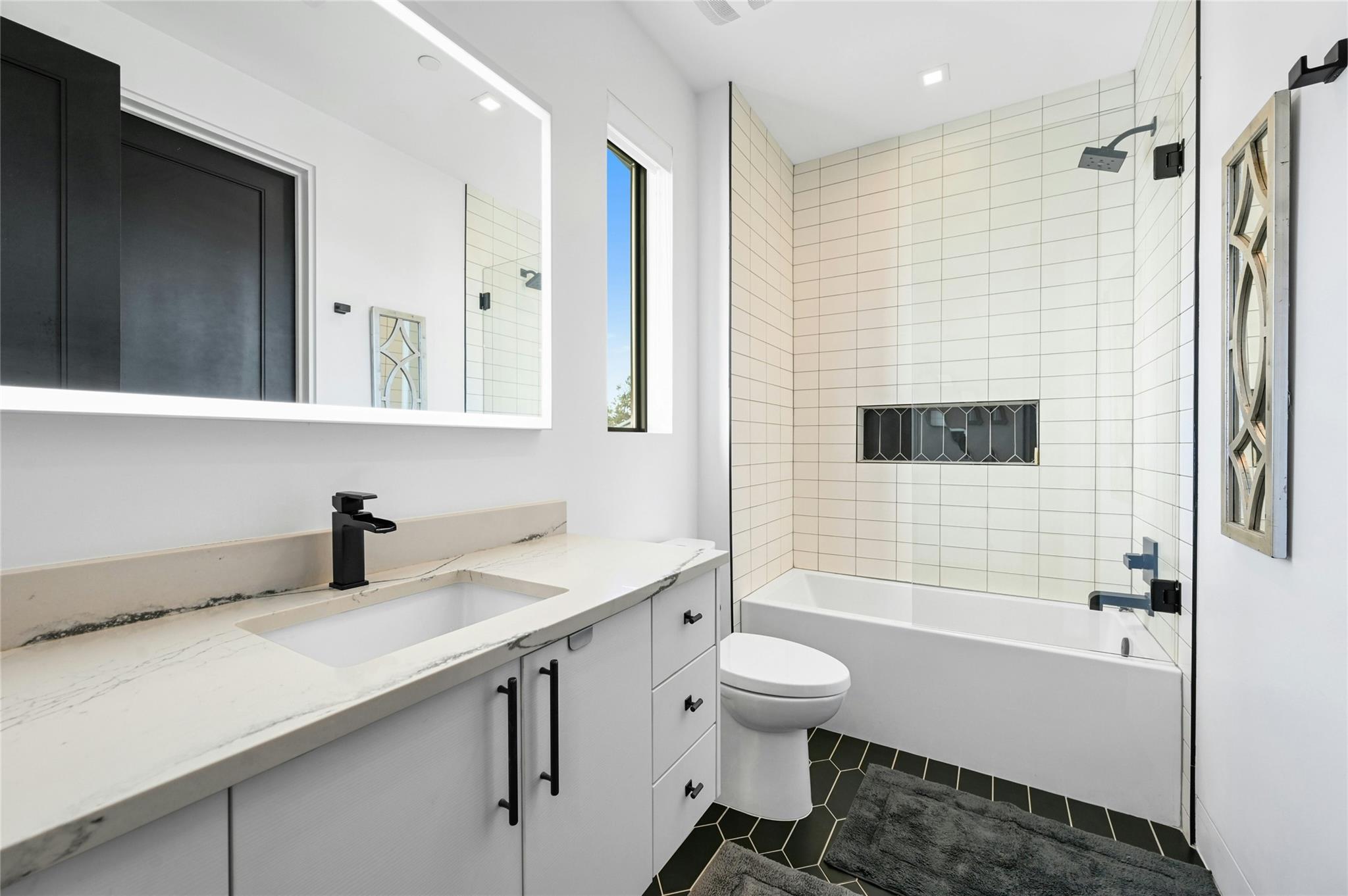 8209 Two Coves Dr, Austin, TX 78730