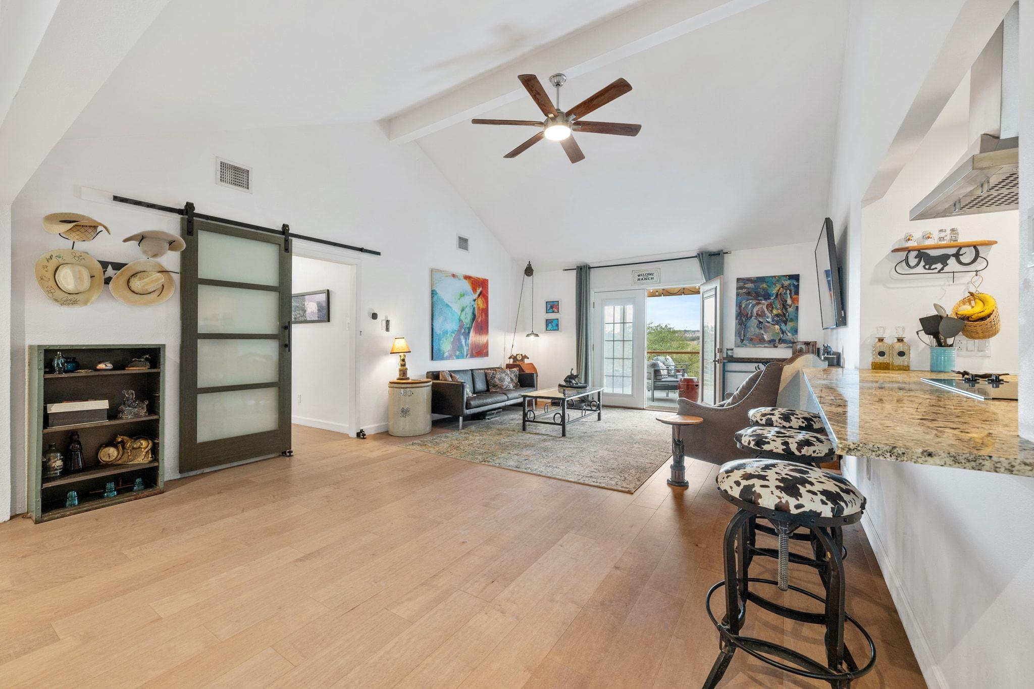 401 Ranchview Rd, Spicewood, TX 78669