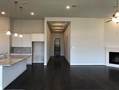 713 Woodview Dr, Leander, TX 78641