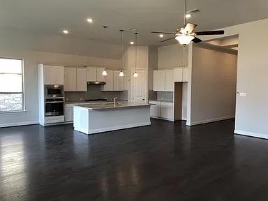 713 Woodview Dr, Leander, TX 78641