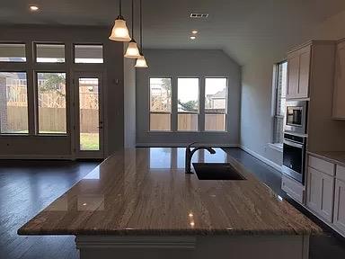 713 Woodview Dr, Leander, TX 78641