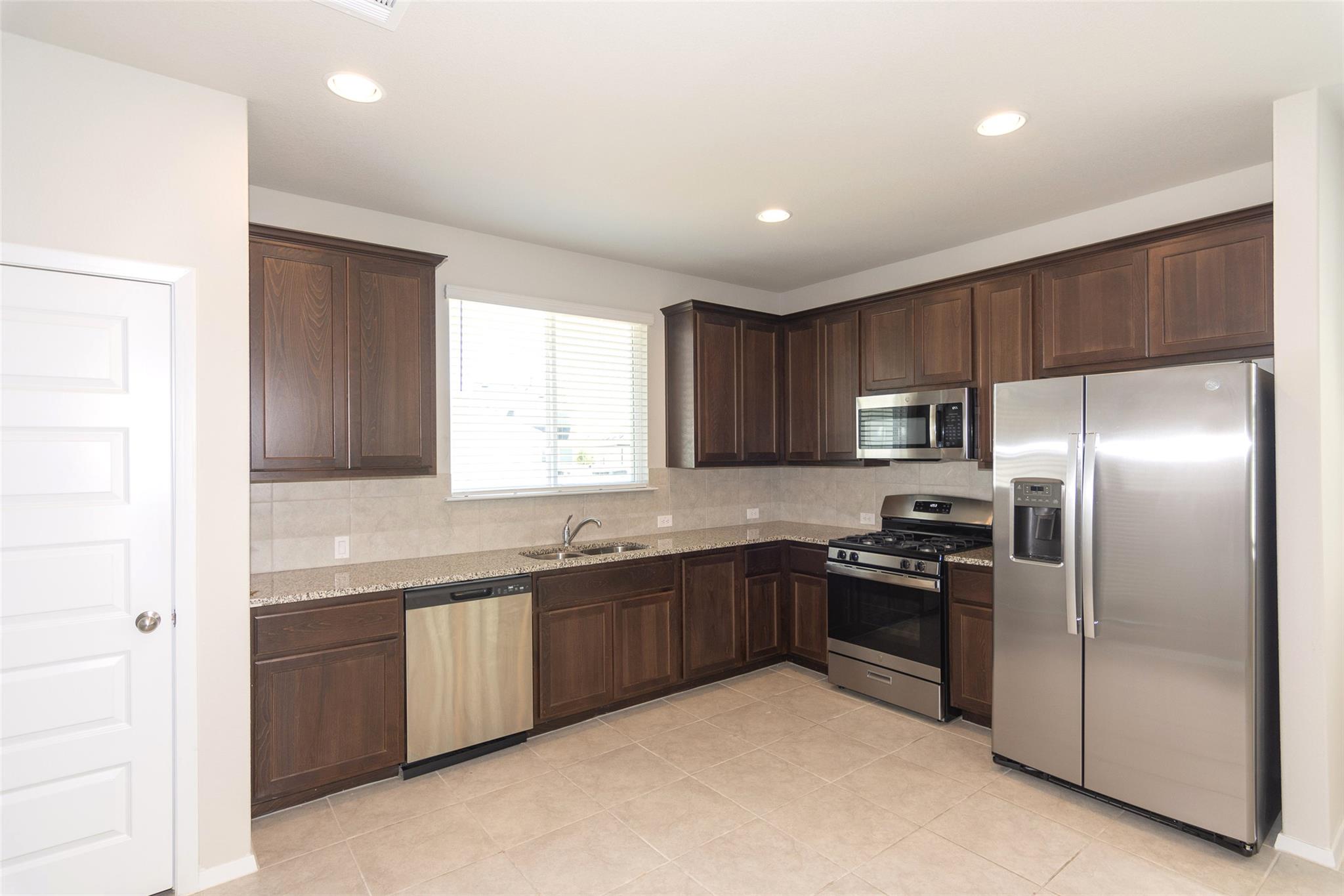 350 Fabion St, Kyle, TX 78640