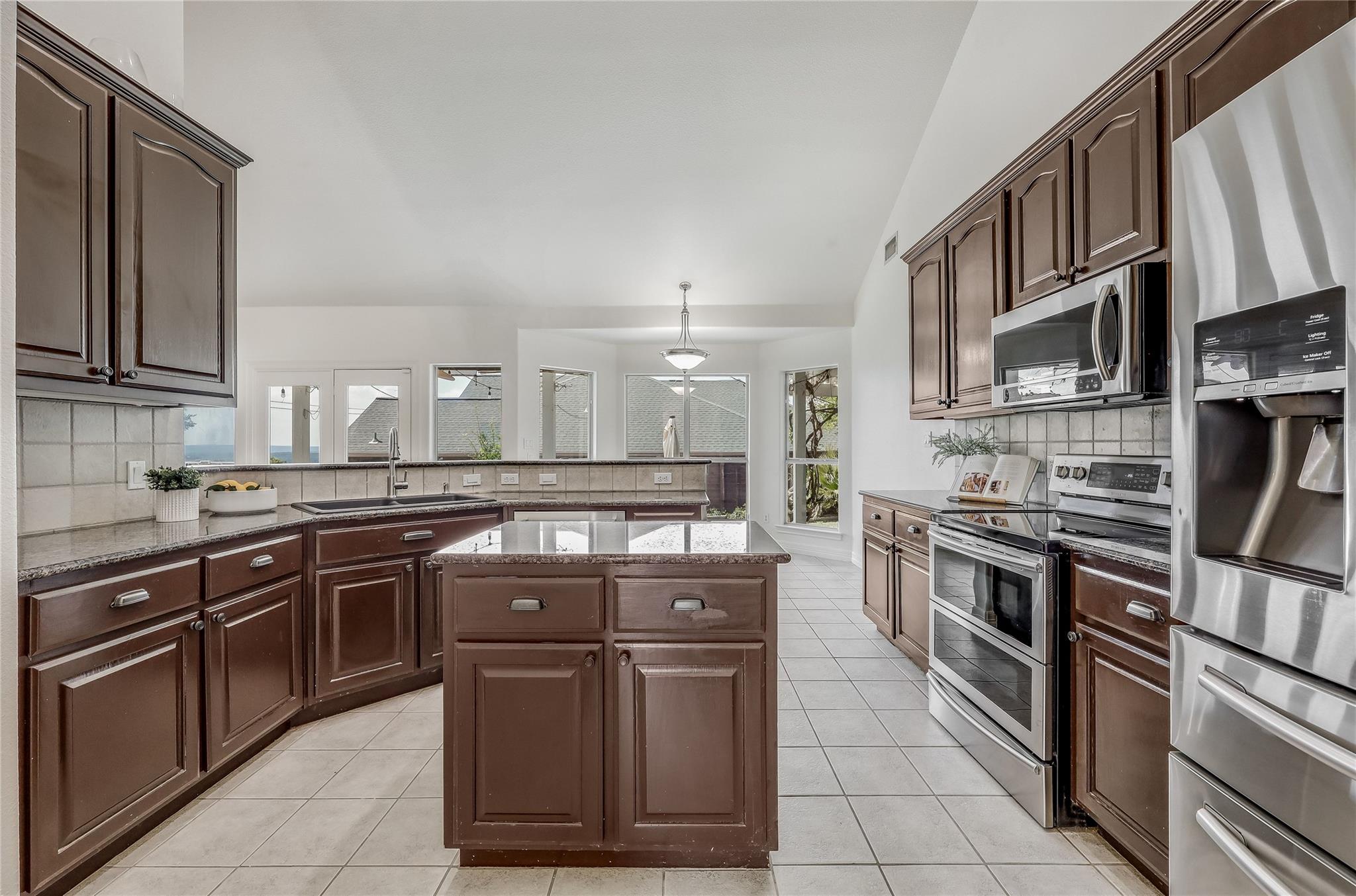 4200 Vista Corta Dr, Lago Vista, TX 78645