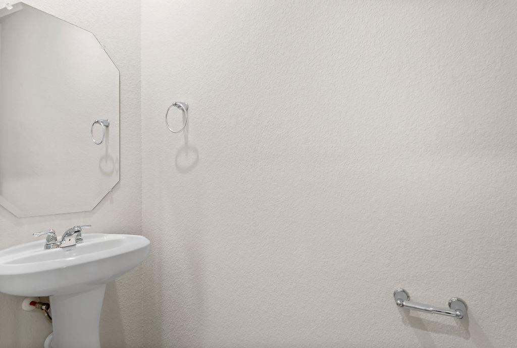 108 Woodrow Ln, Liberty Hill, TX 78642