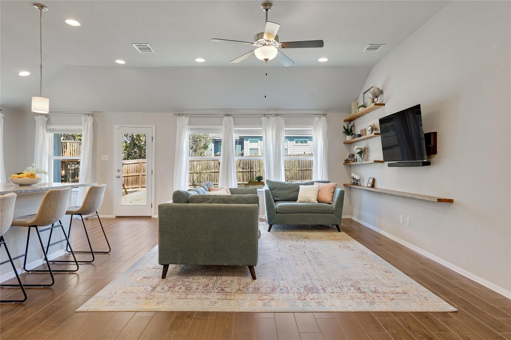 21902 Oxford Dr, Lago Vista, TX 78645