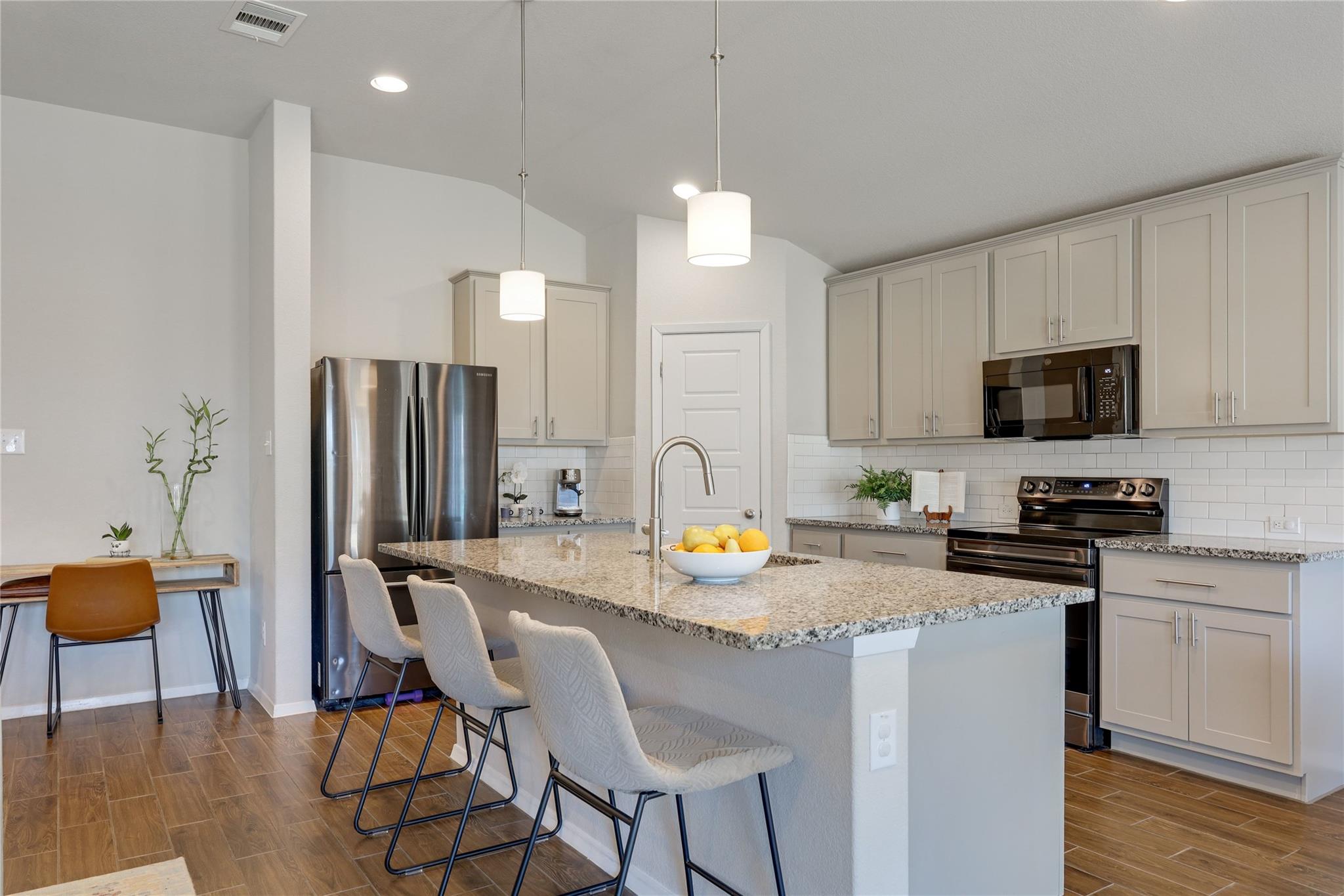 21902 Oxford Dr, Lago Vista, TX 78645