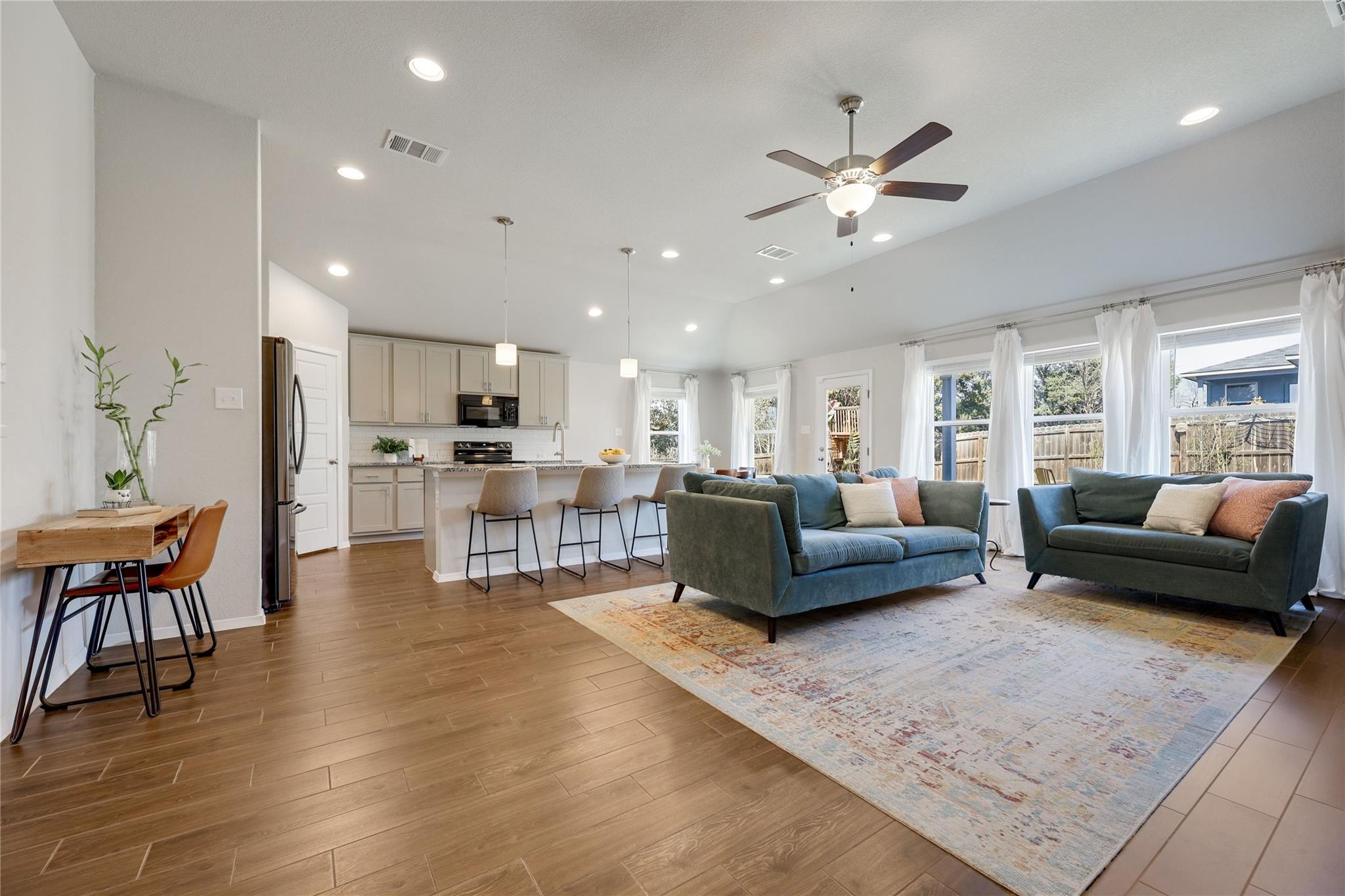 21902 Oxford Dr, Lago Vista, TX 78645