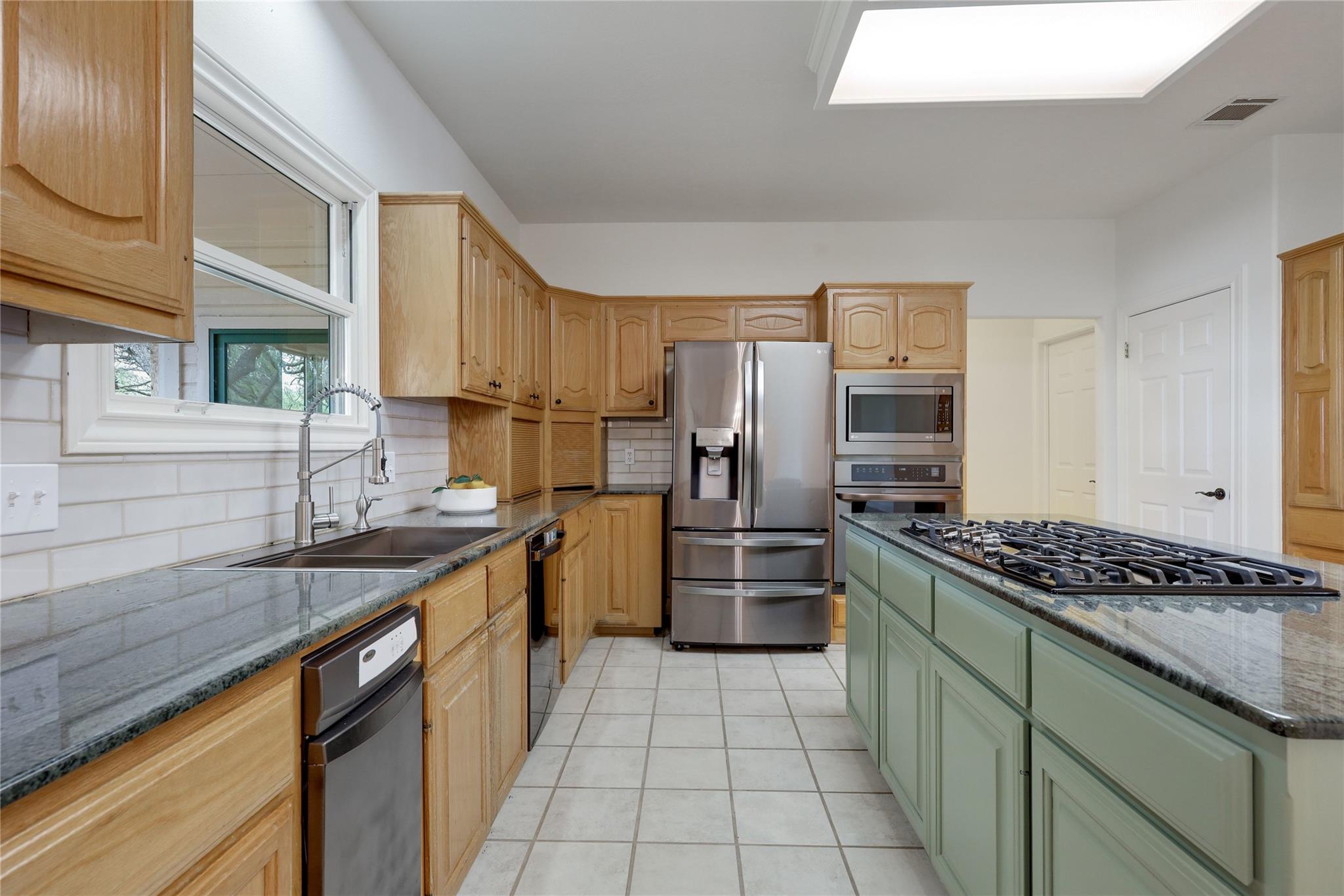 21604 Arrowhead Pt, Lago Vista, TX 78645