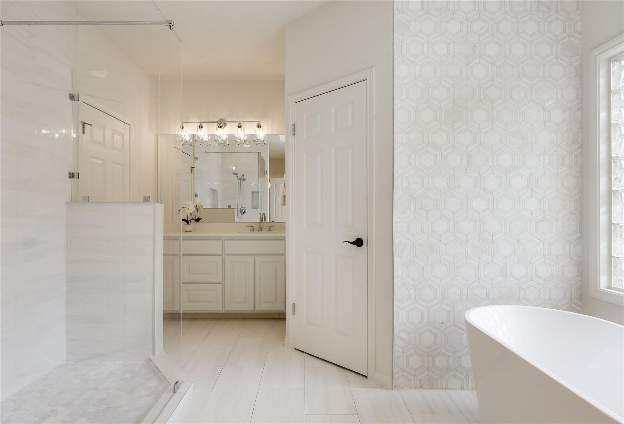 21604 Arrowhead Pt, Lago Vista, TX 78645