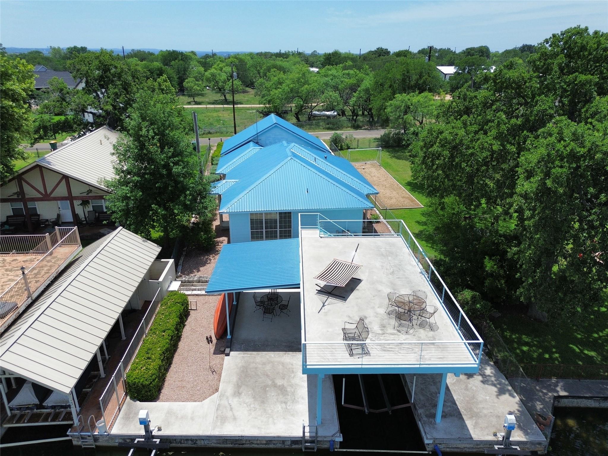 521 E Briarway Dr, Granite Shoals, TX 78654