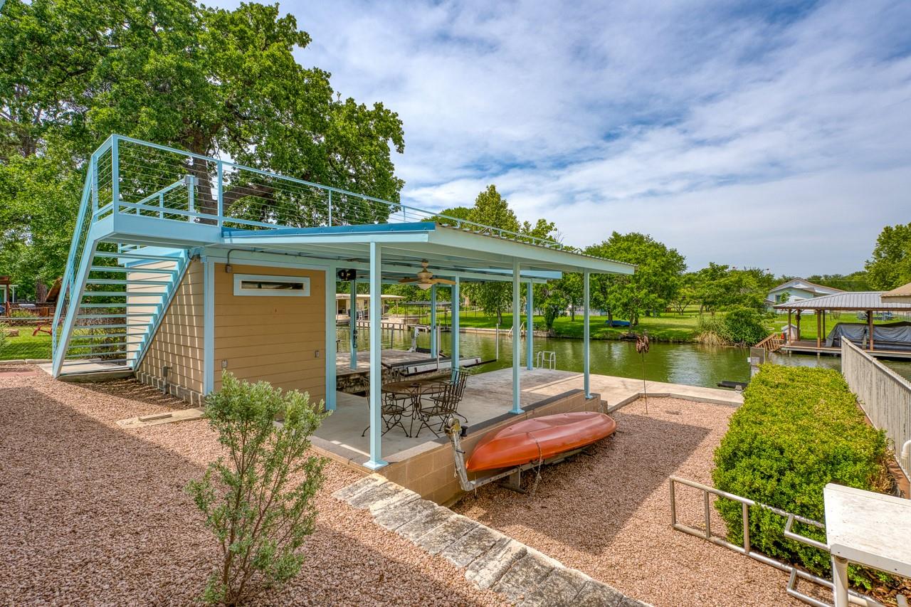 521 E Briarway Dr, Granite Shoals, TX 78654