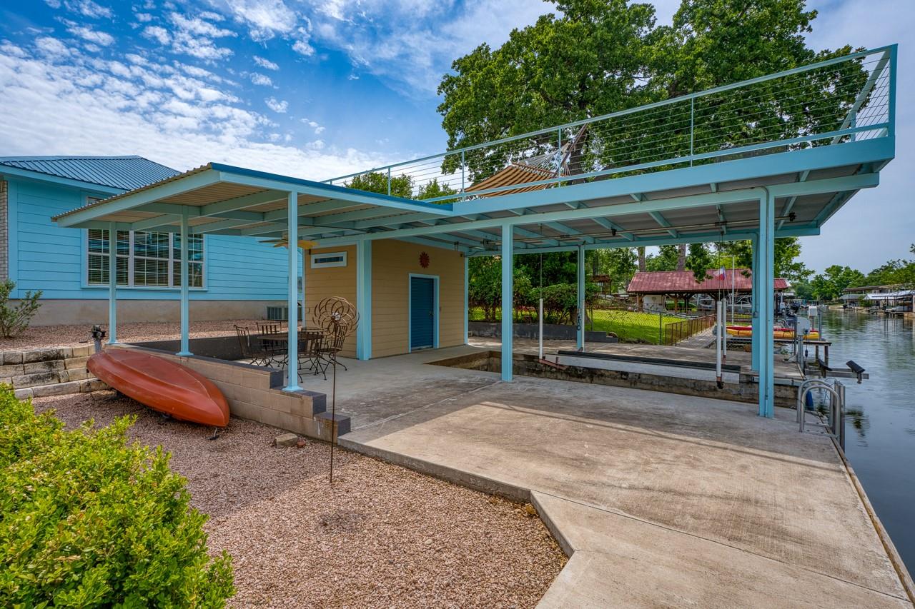 521 E Briarway Dr, Granite Shoals, TX 78654