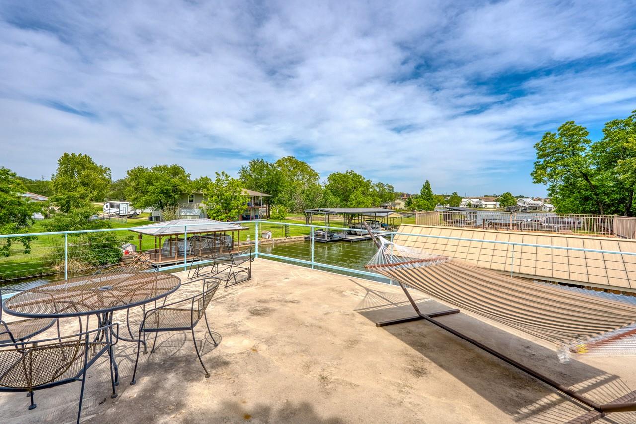 521 E Briarway Dr, Granite Shoals, TX 78654