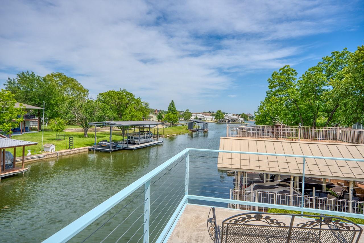 521 E Briarway Dr, Granite Shoals, TX 78654