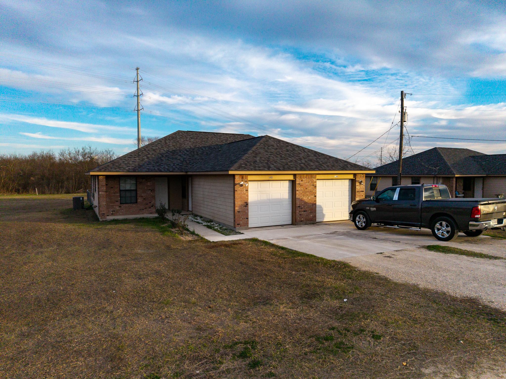 540-566 Crest Circle Dr, San Marcos, TX 78666