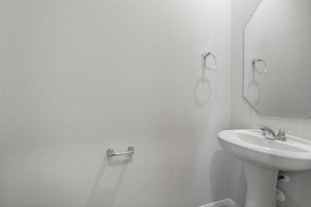 104 Woodrow Ln, Liberty Hill, TX 78642