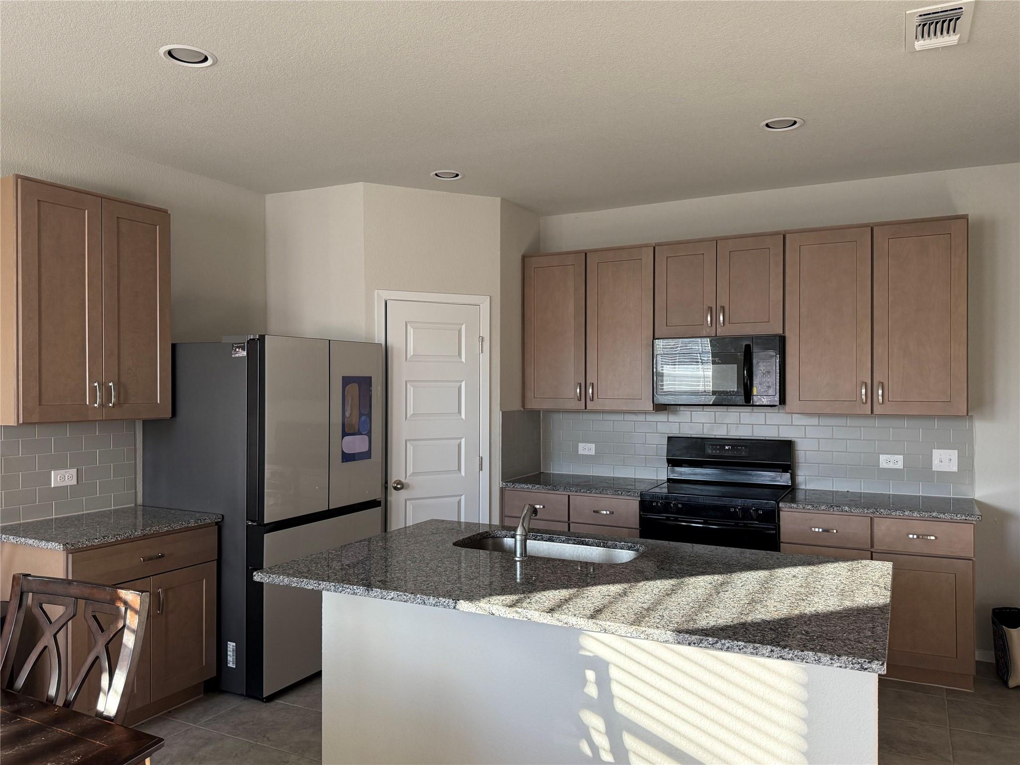 2713 Paragon Fox Dr, Pflugerville, TX 78660