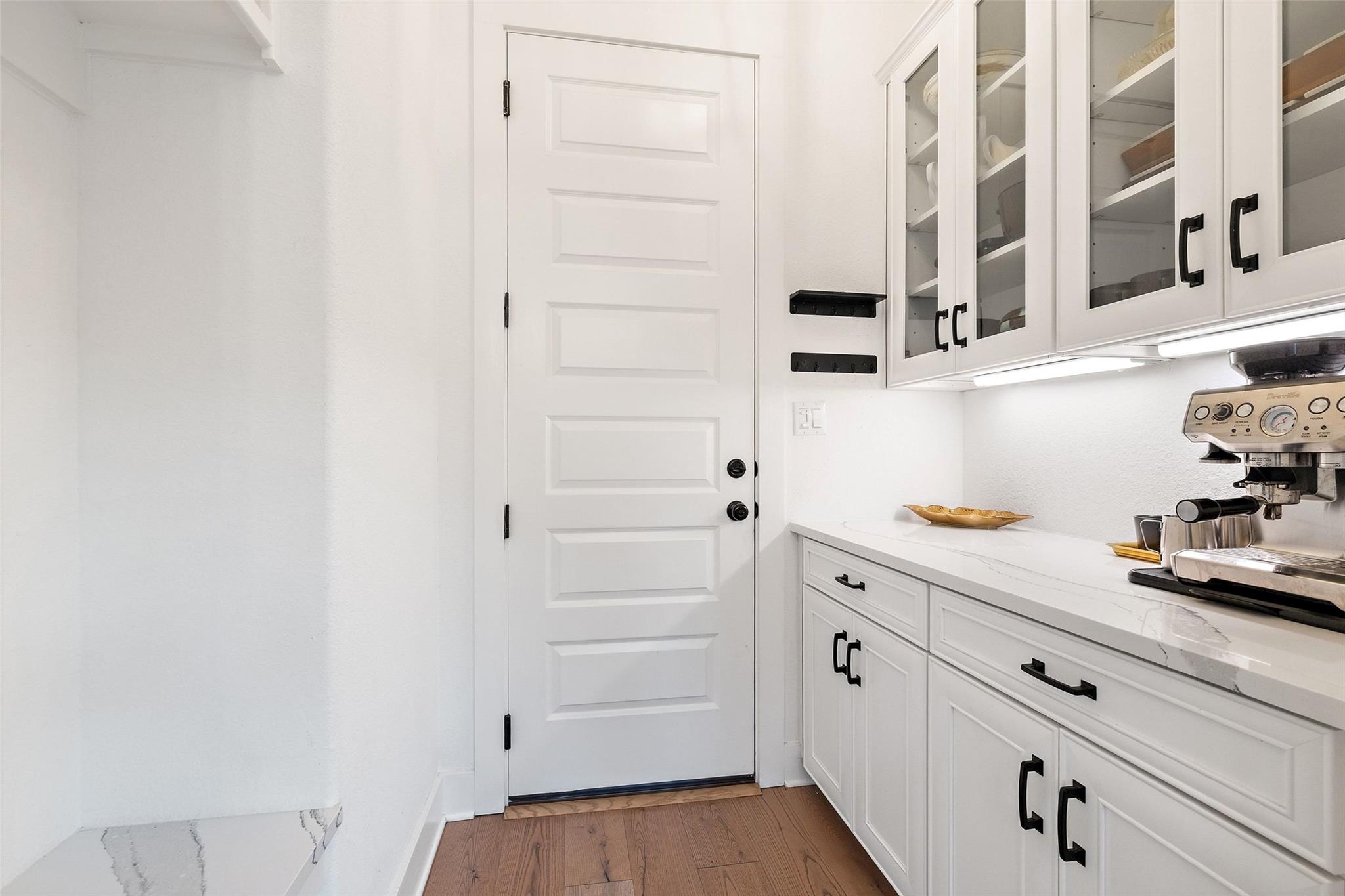 302 Lodestone Ln, Austin, TX 78738