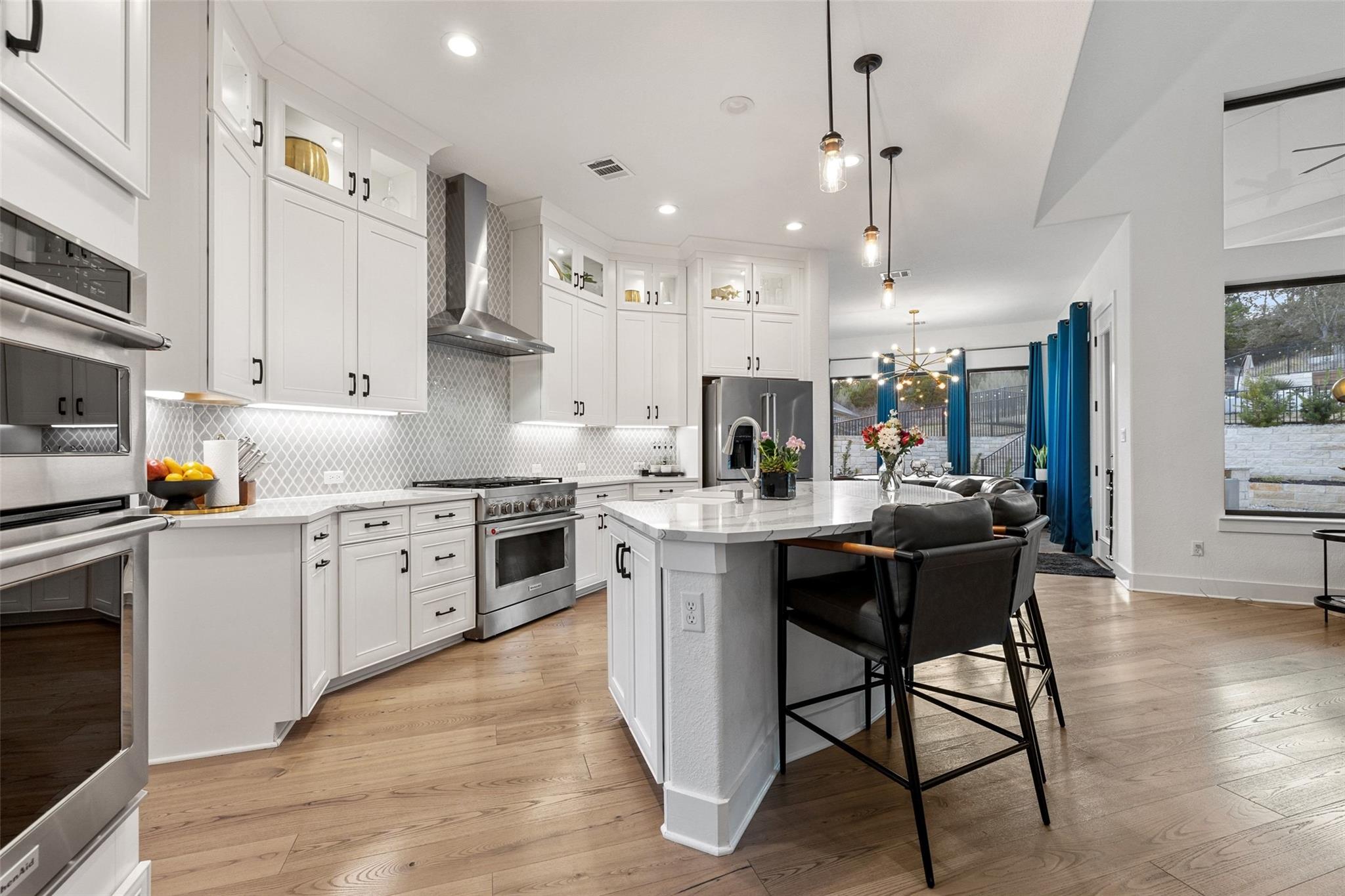 302 Lodestone Ln, Austin, TX 78738