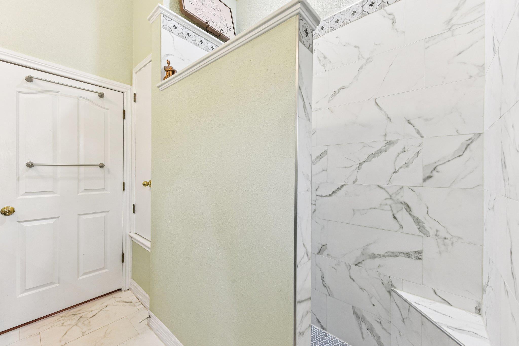 419 W San Antonio St, Lockhart, TX 78644