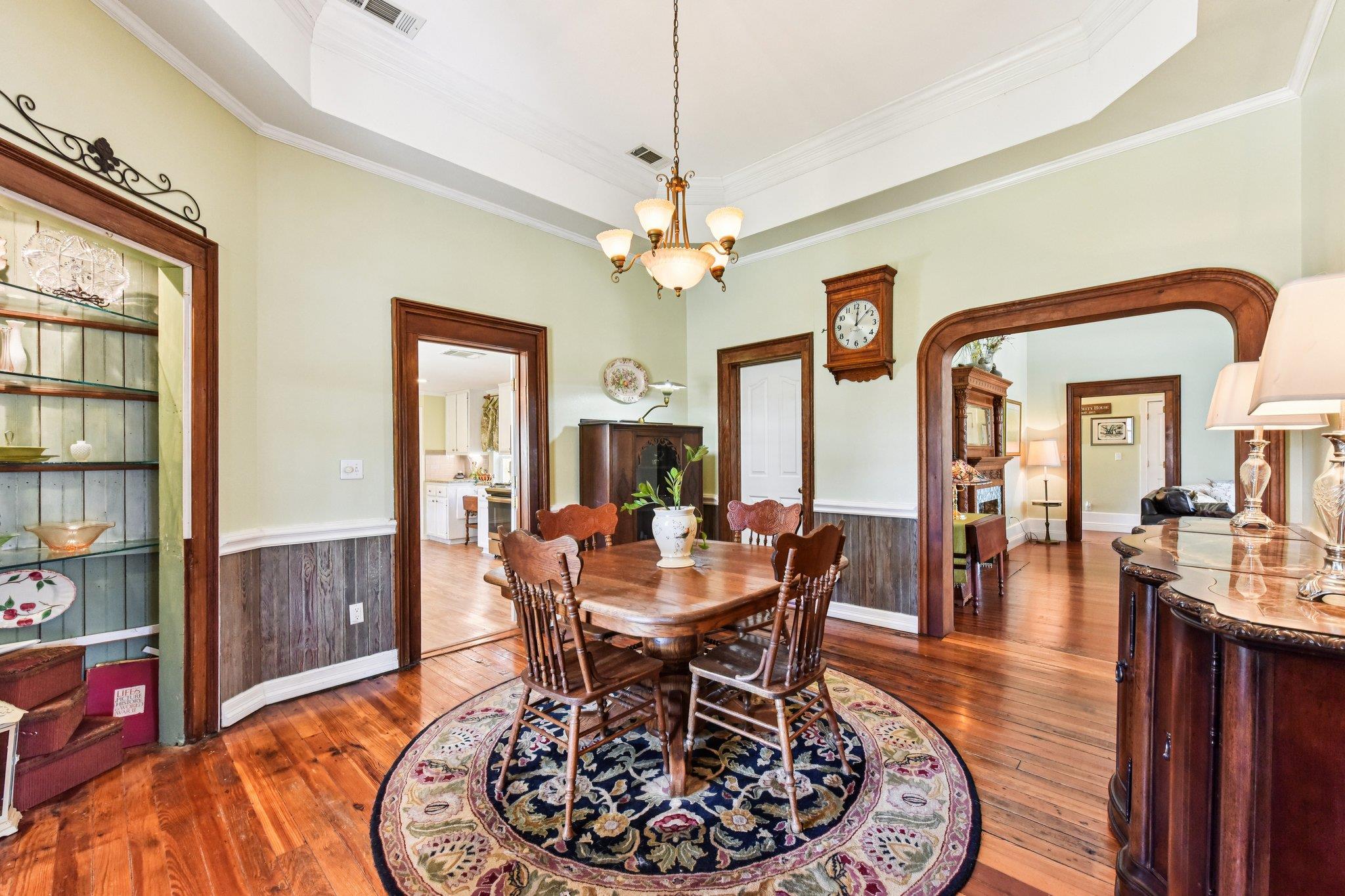 419 W San Antonio St, Lockhart, TX 78644