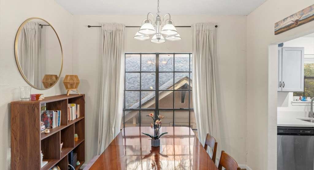 712 W 21st St # 203, Austin, TX 78705