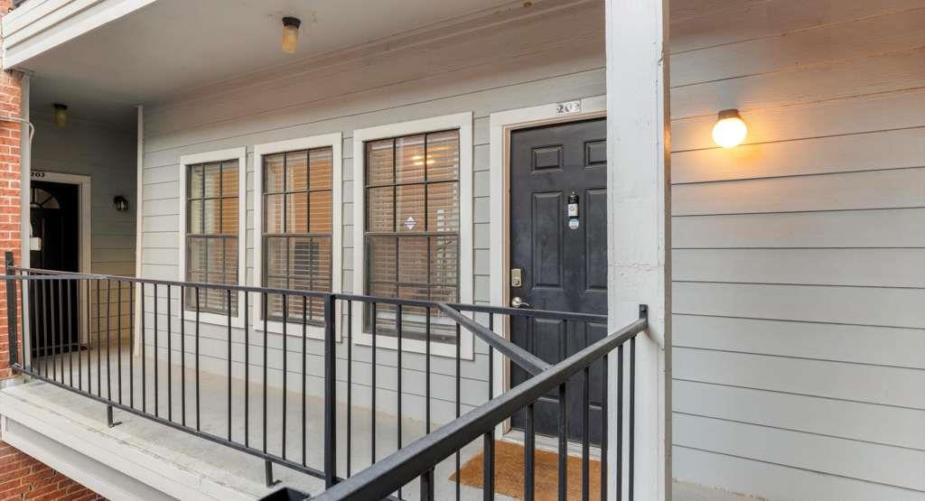 712 W 21st St # 203, Austin, TX 78705