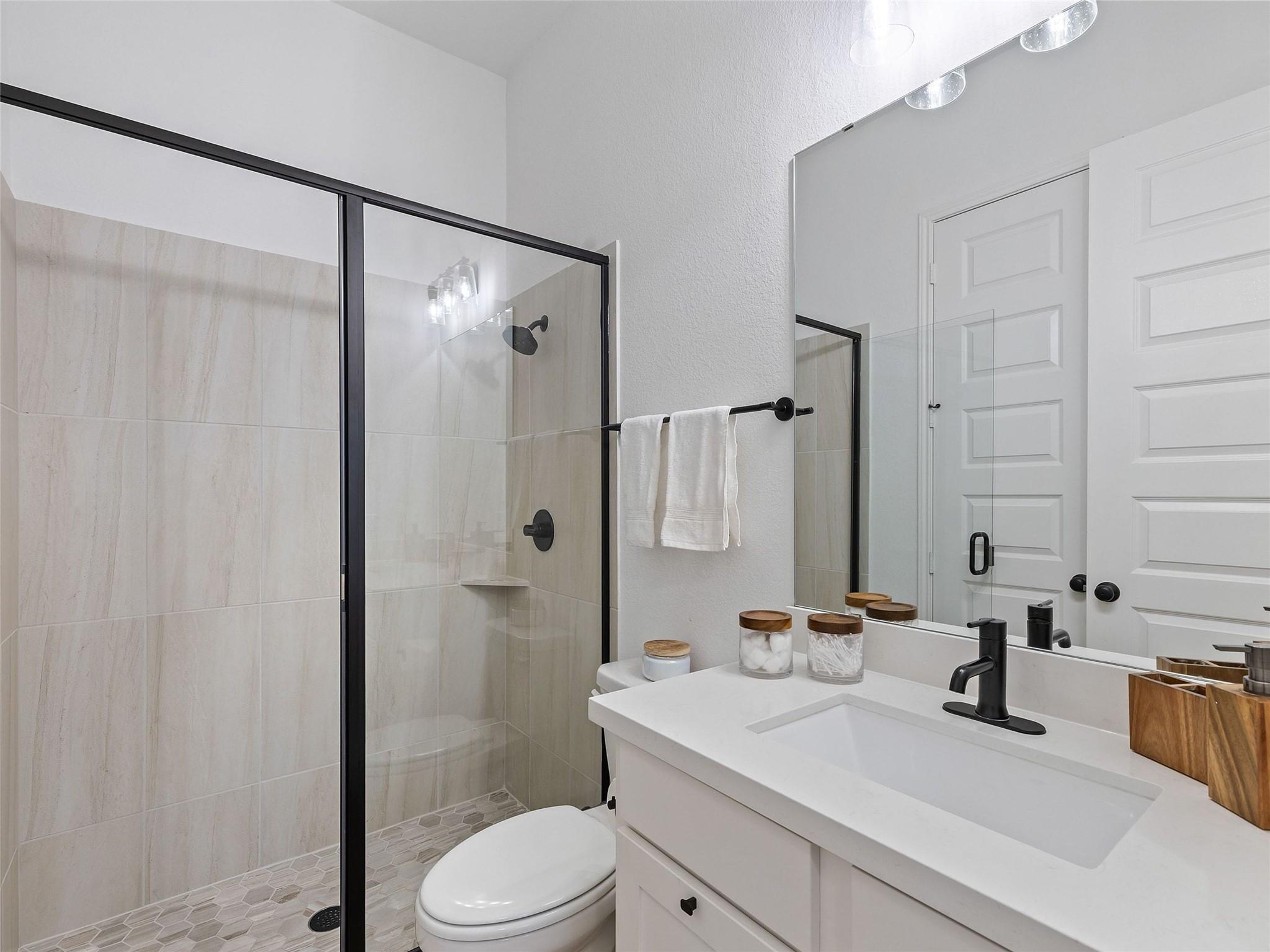 6825 Empresa Dr, Austin, TX 78738