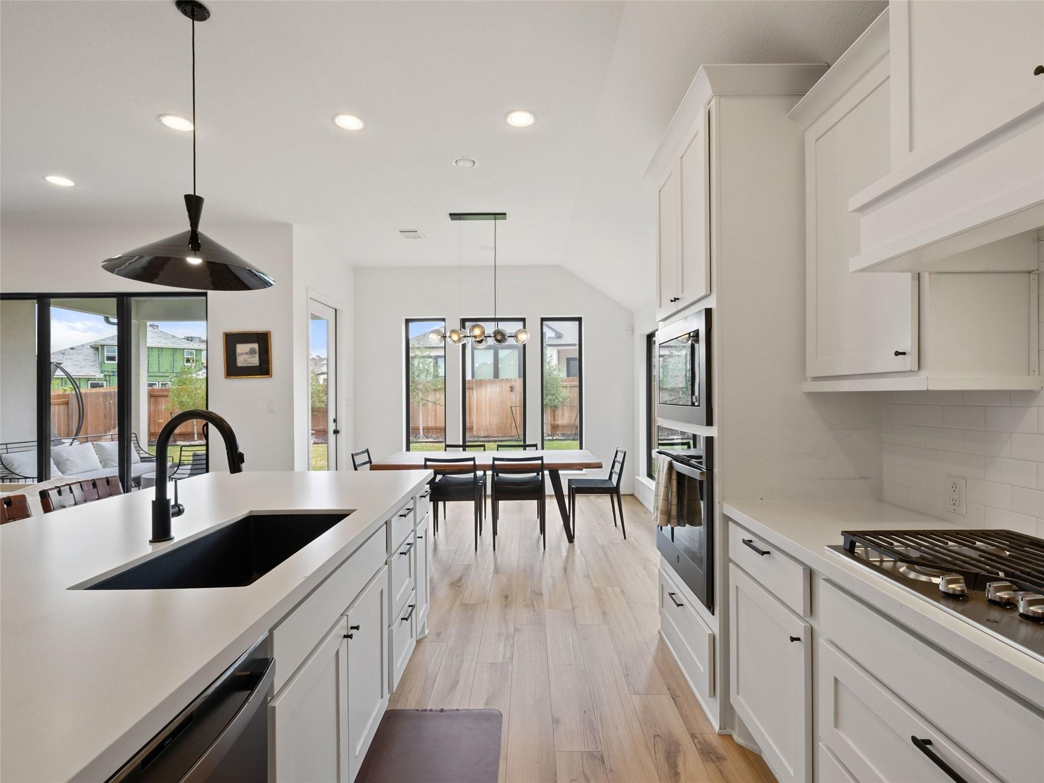 6825 Empresa Dr, Austin, TX 78738